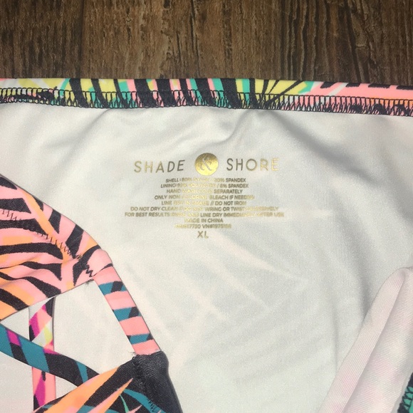 Swimsuit - Picture 5 of 7